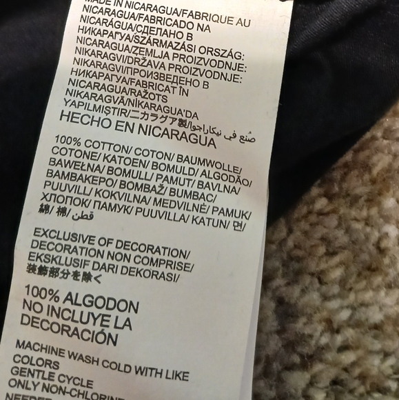 2023 Vegas Golden Knights Stanley Cup Champions V-Neck T-Shirt Women's M (NWOT) - Picture 6 of 6